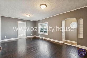 1647 Eleanor Ave in Toledo, OH - Building Photo - Building Photo