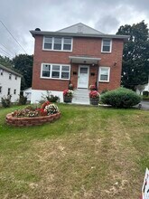 46 Federal Cir, Unit #2 in New Britain, CT - Foto de edificio - Building Photo