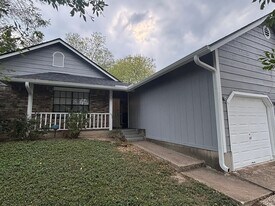 11602 April Dr, Unit B in Austin, TX - Building Photo