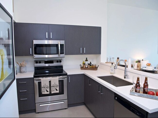 729 NW 2nd St in Miami, FL - Building Photo - Building Photo