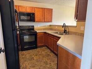 1373 SW 27th St in Redmond, OR - Building Photo - Building Photo