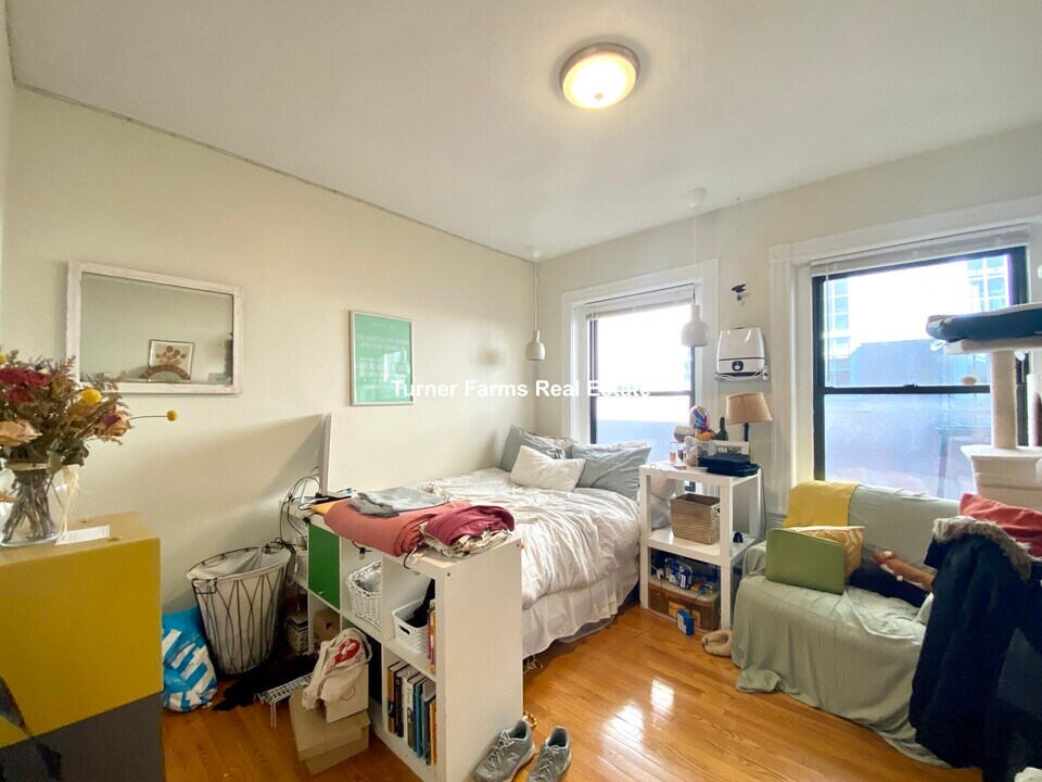 1283 Commonwealth Ave, Unit 4 in Boston, MA - Foto de edificio