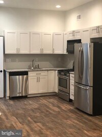 2235 Ingersoll St photo'