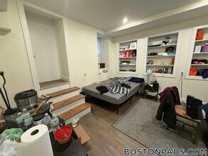 1616 Beacon St in Brookline, MA - Building Photo - Building Photo
