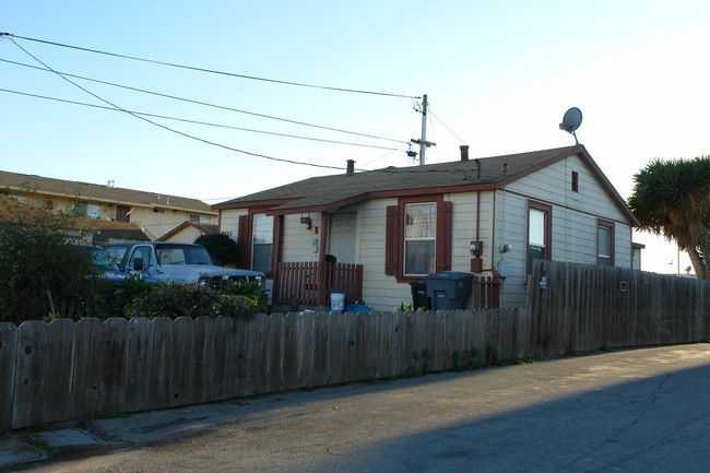 1038 E Laurel Dr in Salinas, CA - Building Photo - Building Photo