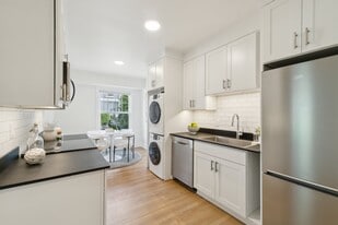 Casa Nita in Seattle, WA - Building Photo