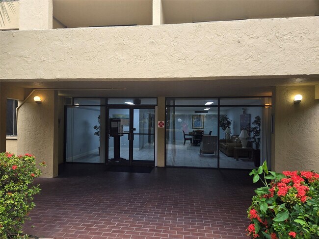 733 SE 1st Way in Deerfield Beach, FL - Building Photo - Building Photo