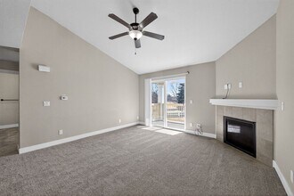 4955 Hahns Peak Dr in Loveland, CO - Building Photo - Building Photo