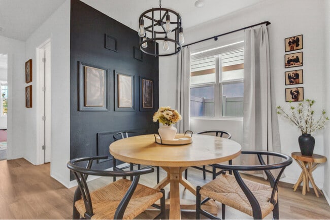 682 Heritage Sq Dr in Haines City, FL - Foto de edificio - Building Photo