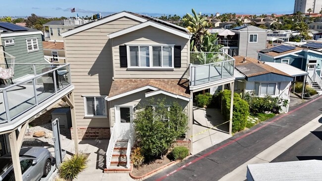 80 Huntington St in Huntington Beach, CA - Building Photo - Building Photo