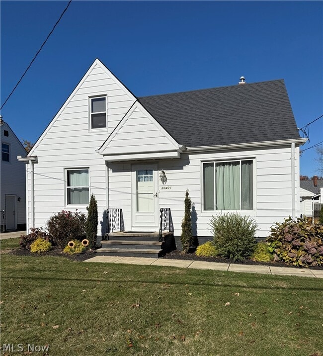 property at 30401 Mildred Ave