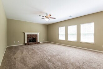 220 Crescent Woode Dr in Dallas, GA - Building Photo - Building Photo