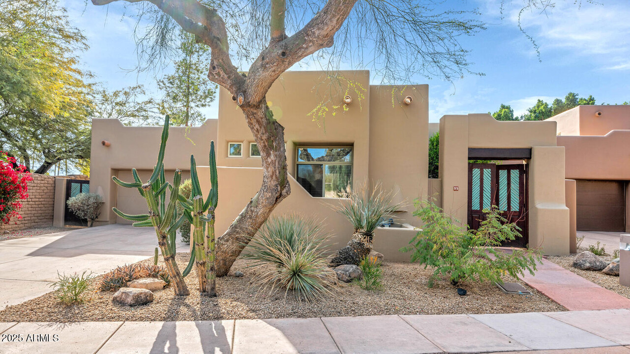 6711 E Camelback Rd in Scottsdale, AZ - Building Photo