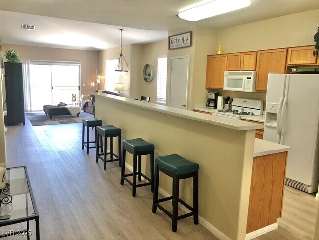 701 Peachy Canyon Cir in Las Vegas, NV - Building Photo - Building Photo
