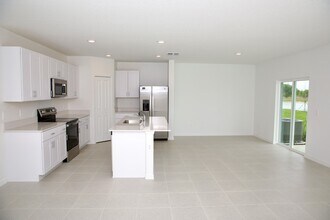 11474 Brae Wy in Dade City, FL - Foto de edificio - Building Photo