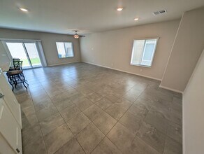 3752 Andorian Ave in North Las Vegas, NV - Foto de edificio - Building Photo