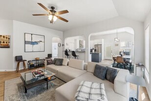 12001 Dessau Rd in Austin, TX - Building Photo