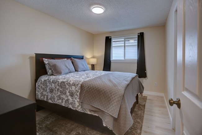 property at 1206 E Heroy Ave