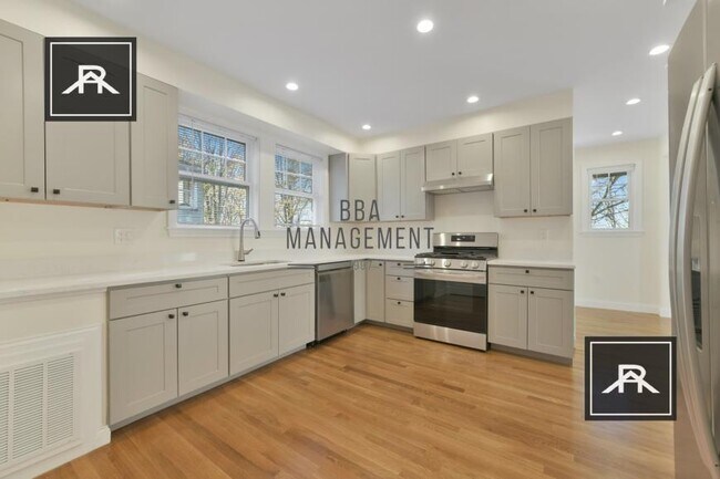 46 Manthorne Rd in Boston, MA - Building Photo - Building Photo