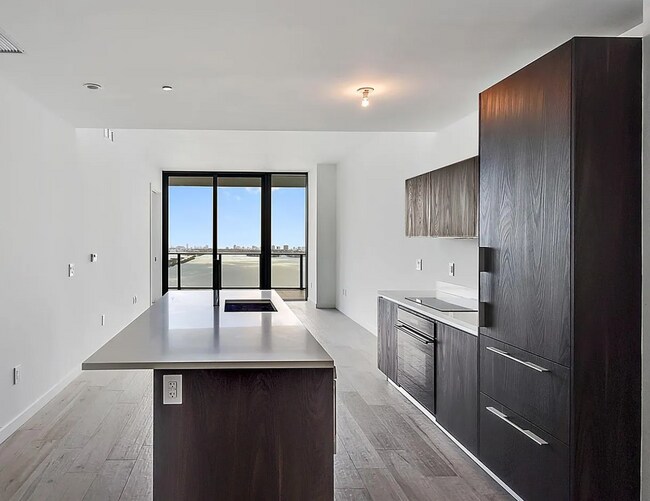 480 NE 31st St, Unit 4905 in Miami, FL - Building Photo - Building Photo