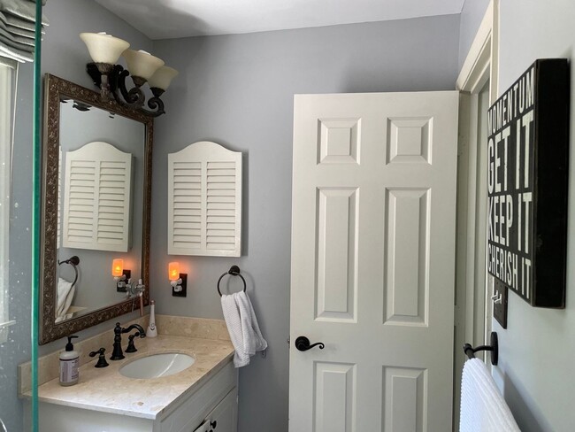 5911 Grosner Pl in Charlotte, NC - Building Photo - Building Photo