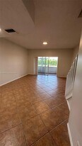 50 Key W Ct in Weston, FL - Building Photo