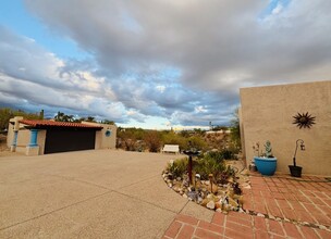 4030 E Camino de la Bajada in Tucson, AZ - Building Photo - Building Photo