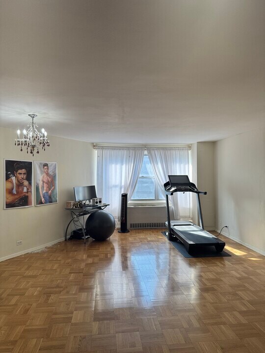 12510 Queens Blvd in Kew Gardens, NY - Building Photo