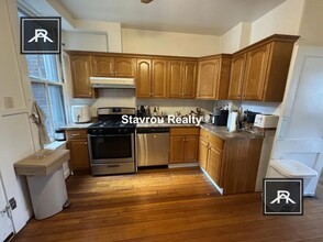 1683 Beacon St in Brookline, MA - Building Photo - Building Photo