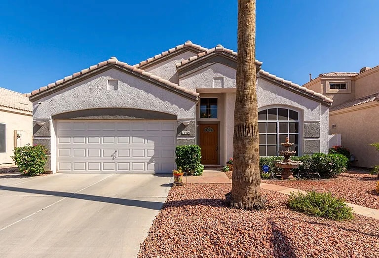 11520 W Piccadilly Rd in Avondale, AZ - Building Photo