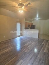 922 West Prairie Wind Way in Mustang, OK - Building Photo - Building Photo