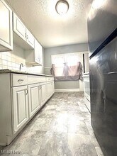 17118 Broadway Ave in Maple Heights, OH - Building Photo - Building Photo