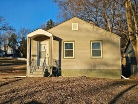 4602 N 47th St in Omaha, NE - Building Photo