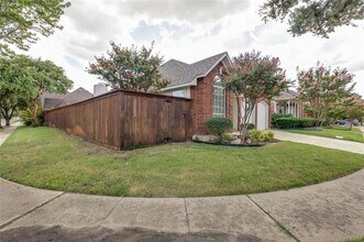 9120 Cumberland Dr in Irving, TX - Building Photo - Building Photo