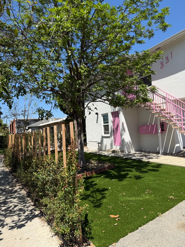 331 W Windsor Rd