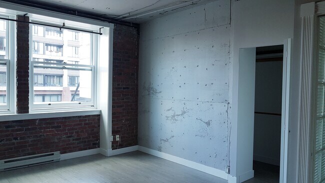 233 Abbott St in Vancouver, BC - Building Photo - Building Photo