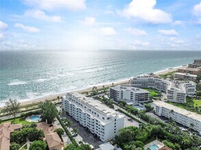 170 N Ocean Blvd in Palm Beach, FL - Building Photo - Building Photo