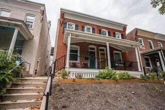 417 Vanderslice St in Phoenixville, PA - Foto de edificio - Building Photo