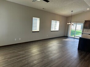 1301 S Foss Ave in Sioux Falls, SD - Building Photo - Building Photo