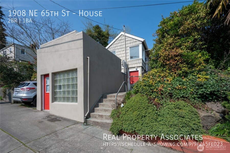 1908 NE 65th St in Seattle, WA - Building Photo