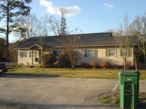 130-134 W 10th Ave in Petal, MS - Building Photo - Other