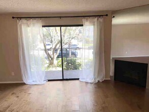 505 N Louise St, Unit 104 in Glendale, CA - Foto de edificio - Building Photo