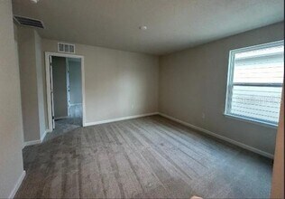 11931 Thorncrest Dr in Spring Hill, FL - Building Photo - Building Photo