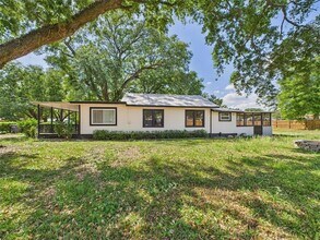 348 Gordon Ave in Waverly, FL - Building Photo - Building Photo