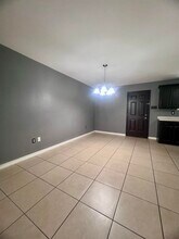 11110 Revilla Dr in Laredo, TX - Foto de edificio - Building Photo