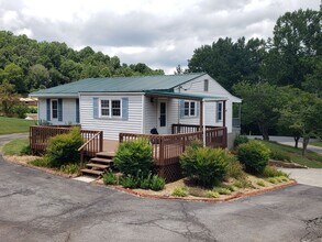 242 Sleepy Hollow Rd in Kingsport, TN - Building Photo - Building Photo