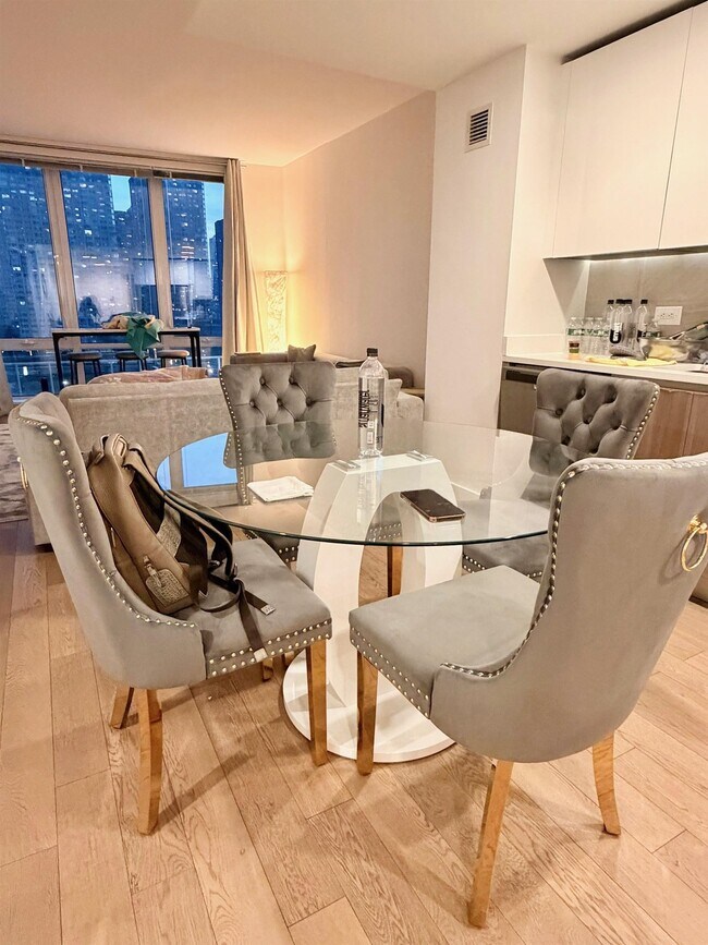 25 Park Ln S in Jersey City, NJ - Building Photo - Building Photo