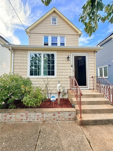 property at 41 Dewitt St