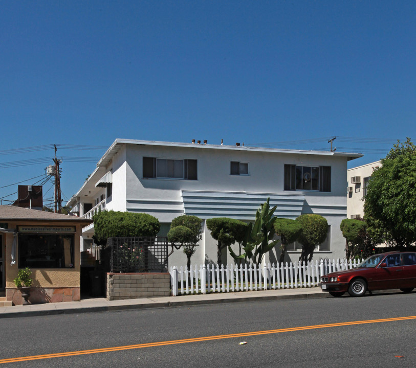 425 E Magnolia Blvd in Burbank, CA - Foto de edificio