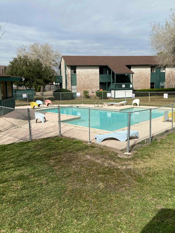 1505 N 25th St in Harlingen, TX - Building Photo - Building Photo